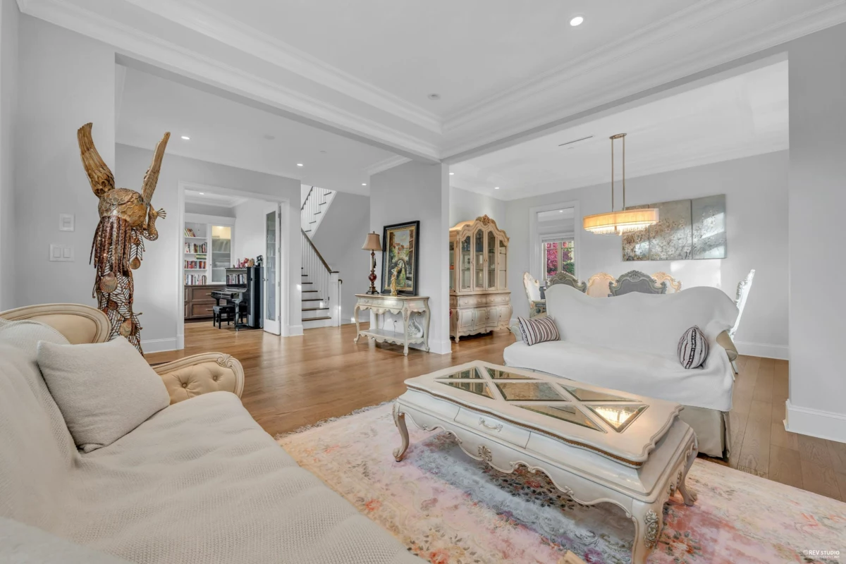 Kitchen Island Photo of 7458 Maple Street, Vancouver, BC