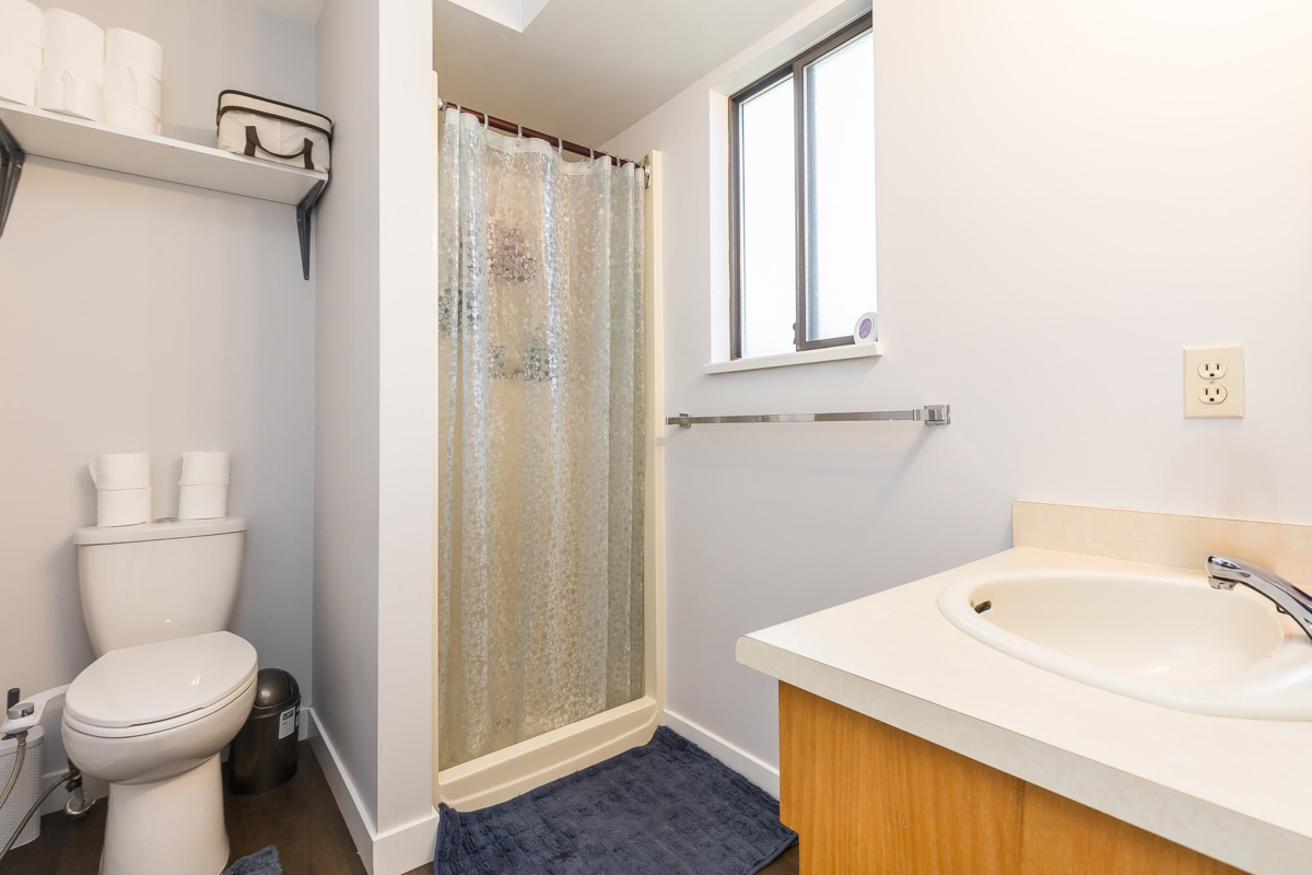 Laundry Room Photo of 31129 Gardner Avenue, Abbotsford, BC