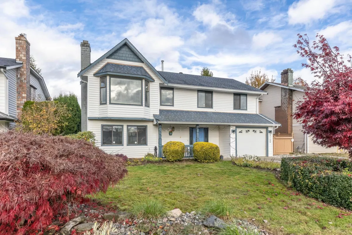 Living Room Photo of 31129 Gardner Avenue, Abbotsford, BC