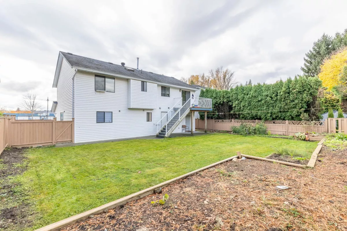 Outdoor Kitchen Photo of 31129 Gardner Avenue, Abbotsford, BC