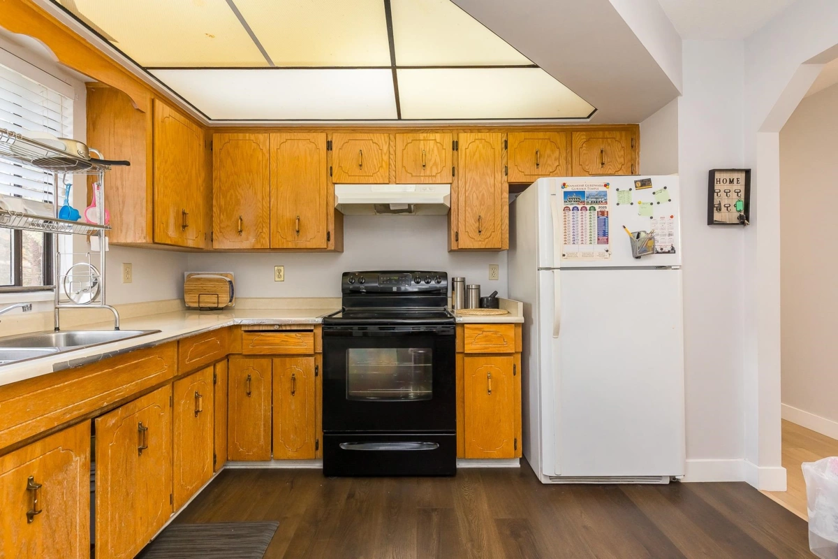 Pantry Photo of 31129 Gardner Avenue, Abbotsford, BC