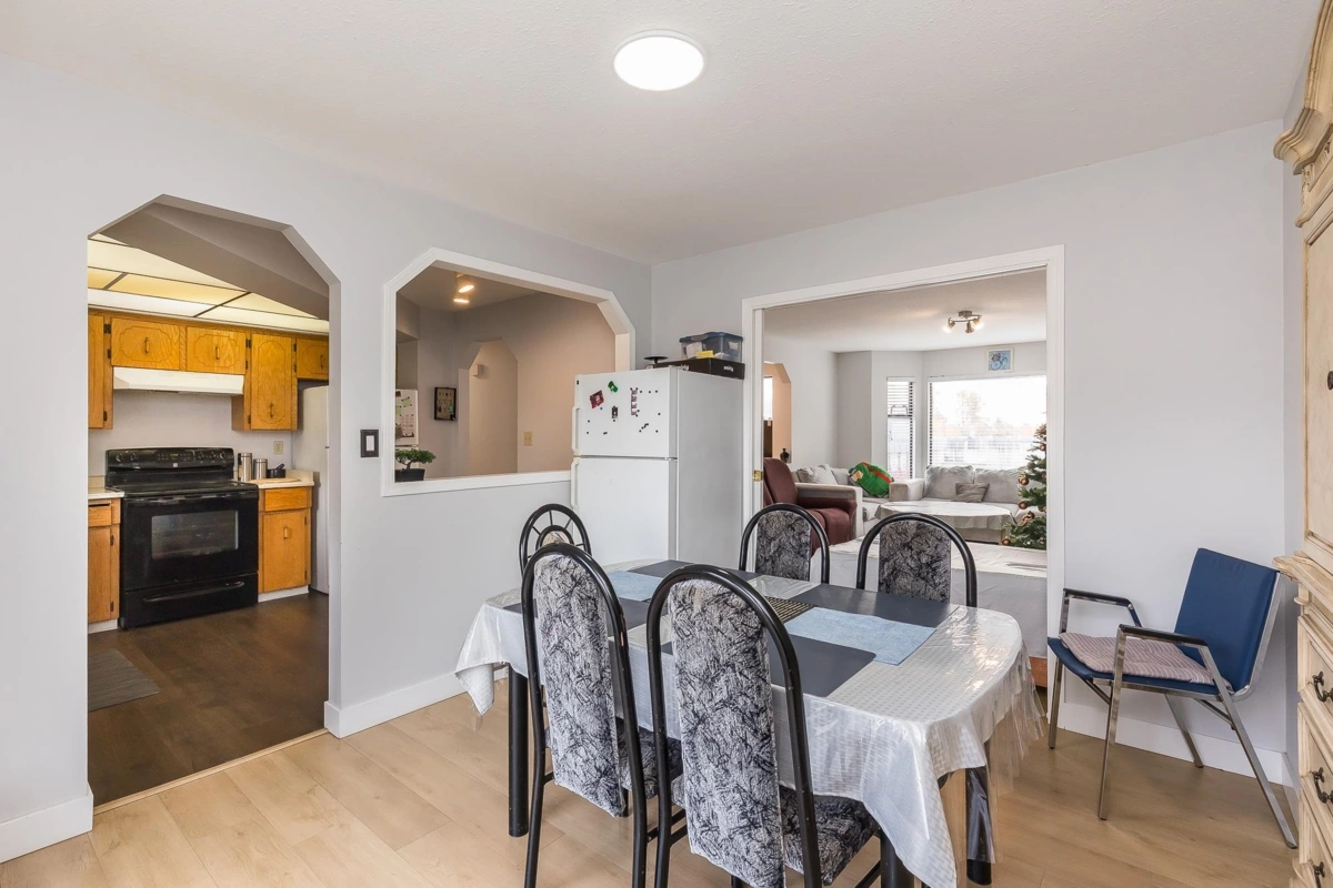 Primary Bathroom Photo of 31129 Gardner Avenue, Abbotsford, BC