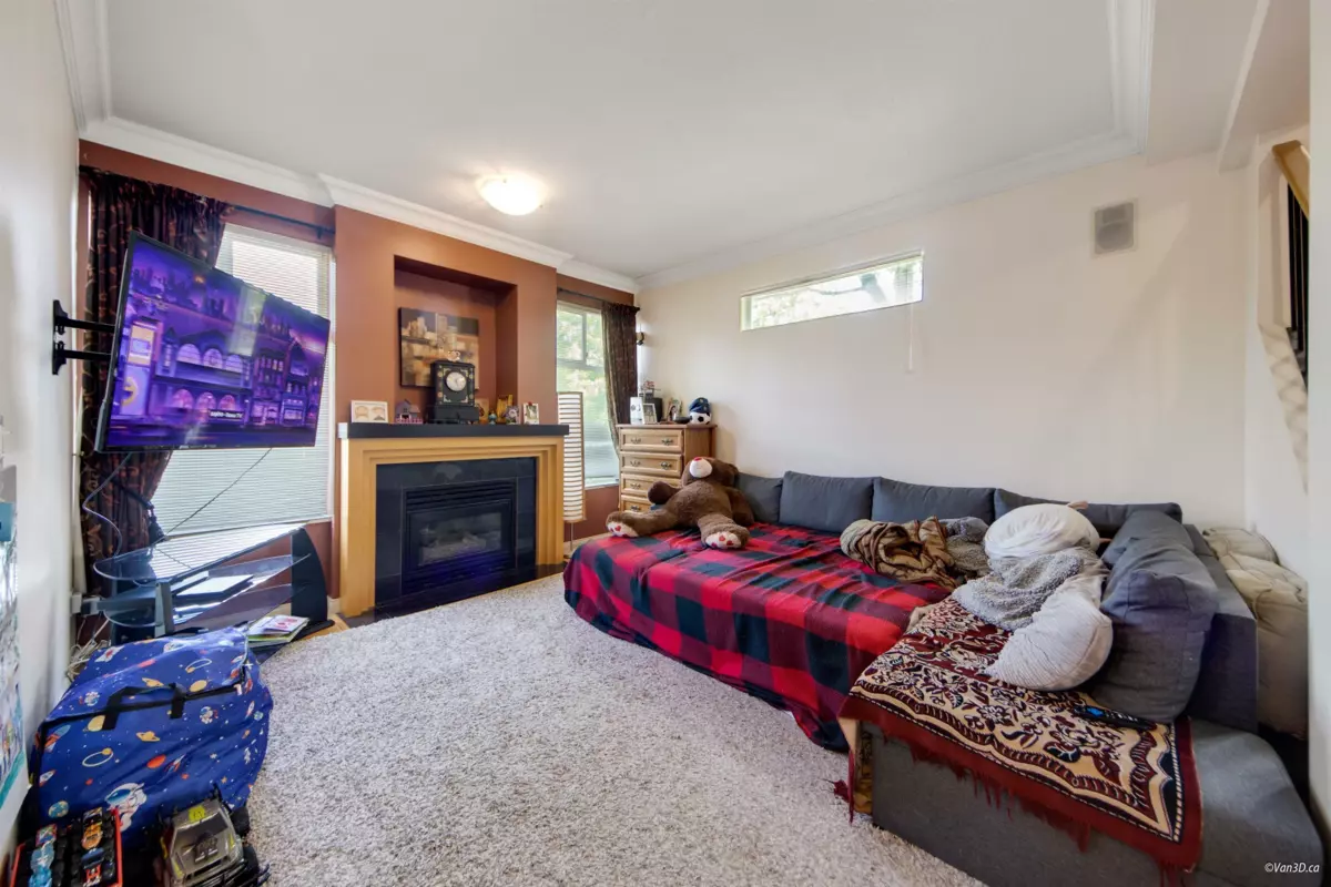 Kitchen Island Photo of 55 7488 Mulberry Place, Burnaby, BC