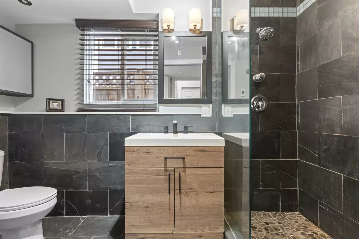 Entry Foyer Photo of 13950 Blackburn Avenue, White Rock, BC