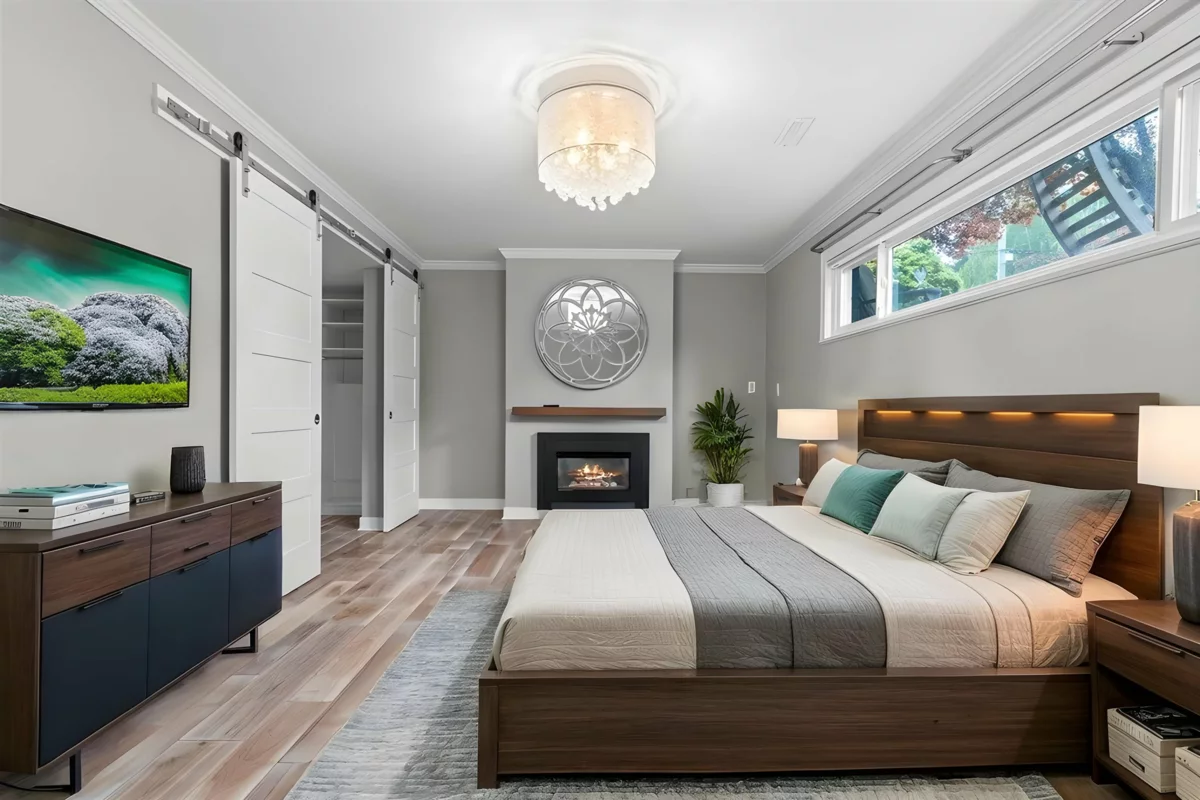 Powder Room Photo of 13950 Blackburn Avenue, White Rock, BC