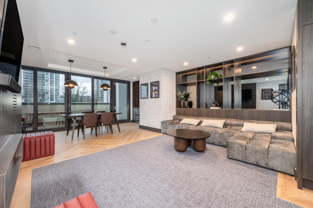 Entry Foyer Photo of 2301 4168 Lougheed Highway, Burnaby, BC
