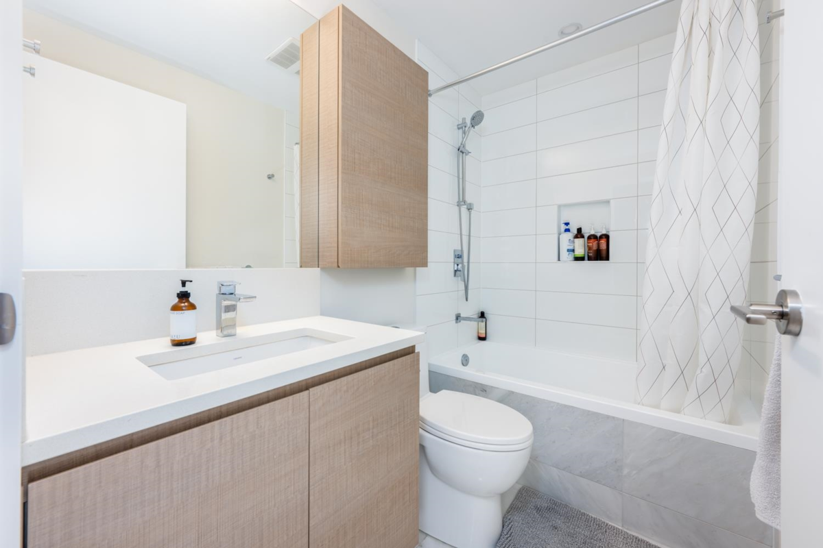 Powder Room Photo of 2301 4168 Lougheed Highway, Burnaby, BC