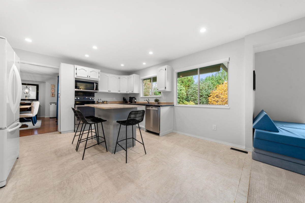 Office / Den Photo of 15560 Vista Drive, White Rock, BC