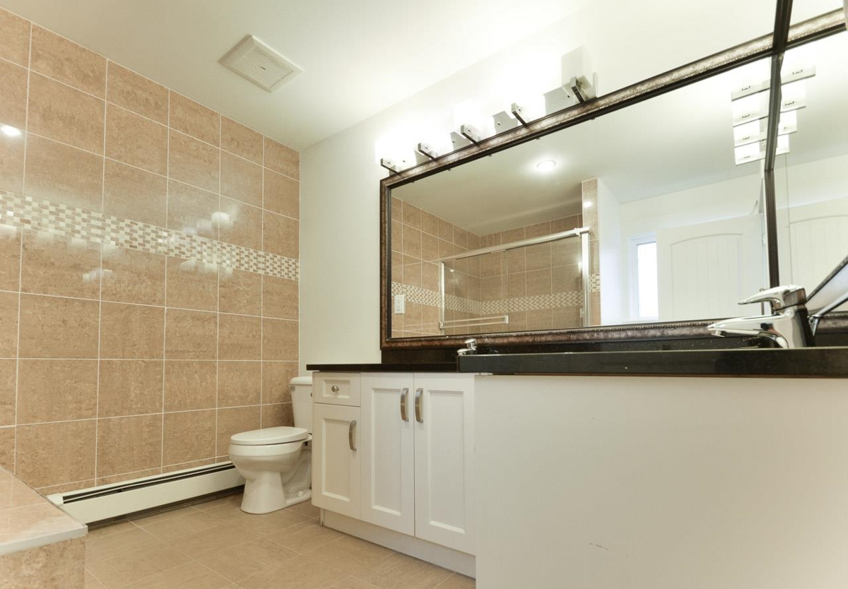 Basement Recreation Room Photo of 13111 108 Avenue, Surrey, BC