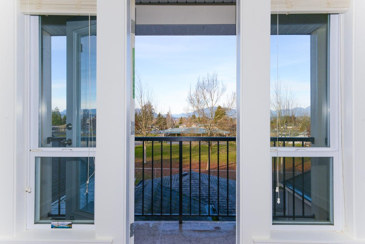 Powder Room Photo of 13111 108 Avenue, Surrey, BC
