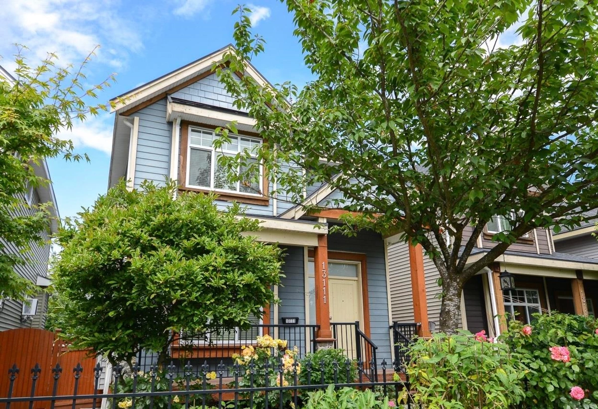 Staircase Photo of 13111 108 Avenue, Surrey, BC