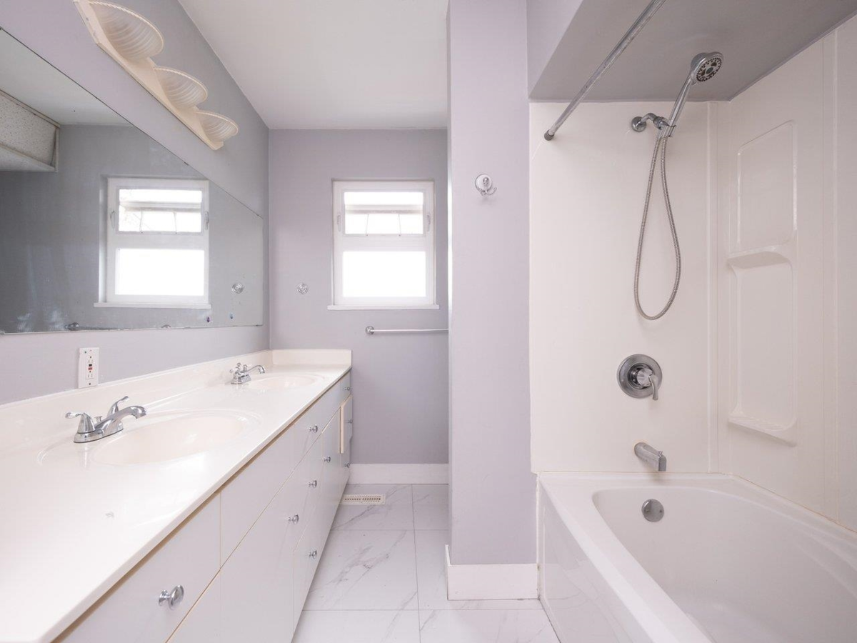 Guest Bathroom Photo of 5247 10a Avenue, Delta, BC