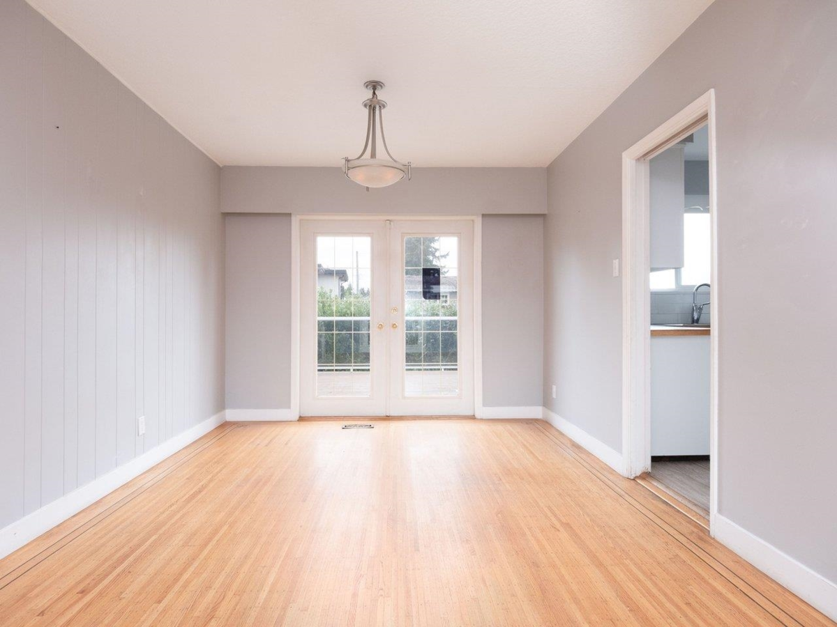 Kitchen Photo of 5247 10a Avenue, Delta, BC