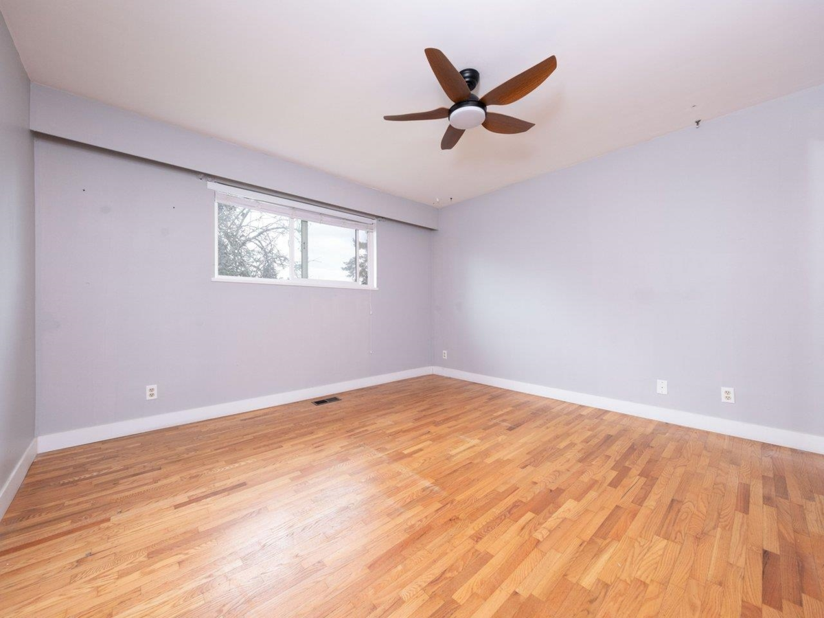 Powder Room Photo of 5247 10a Avenue, Delta, BC