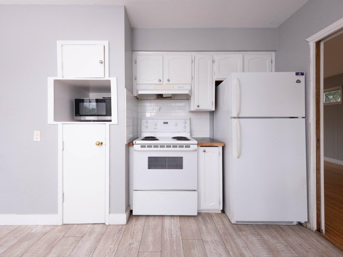 Primary Bathroom Photo of 5247 10a Avenue, Delta, BC