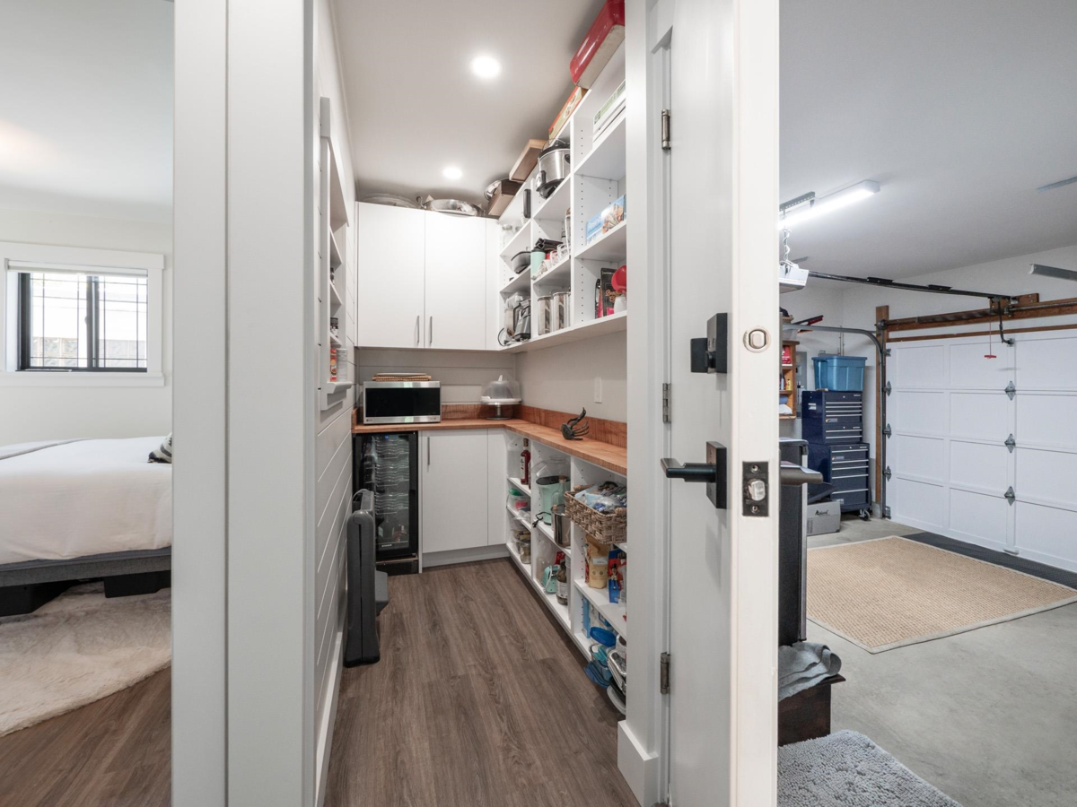 Basement Recreation Room Photo of 655 Dougall Road, Gibsons, BC