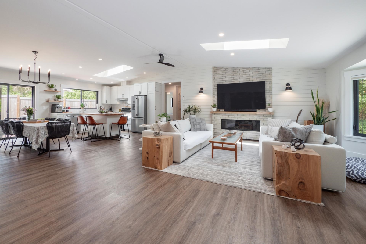 Family Room Photo of 655 Dougall Road, Gibsons, BC