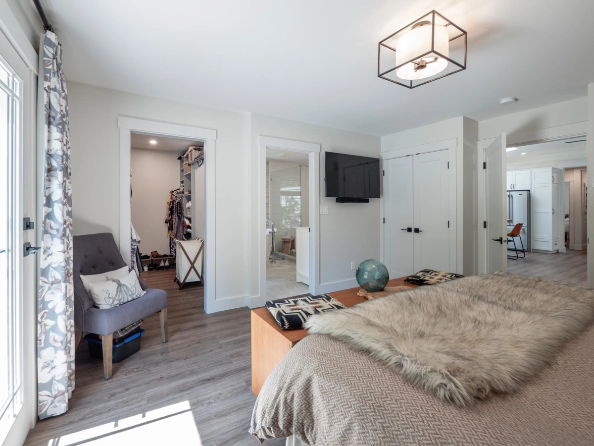 Guest Bathroom Photo of 655 Dougall Road, Gibsons, BC