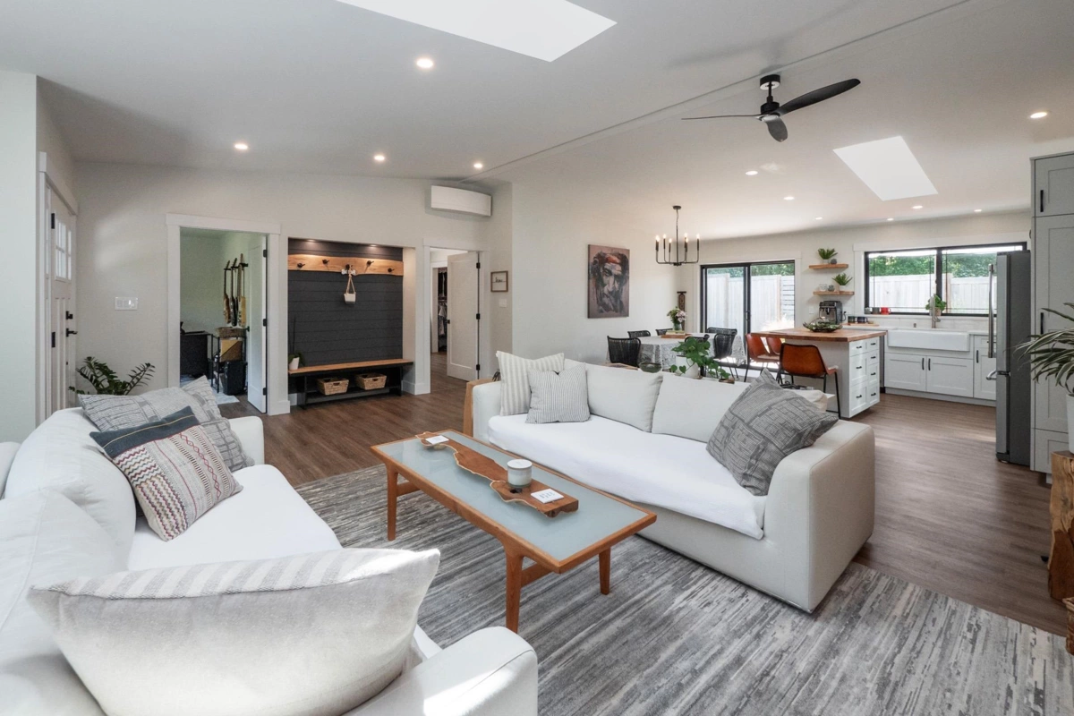 Walk-In Closet Photo of 655 Dougall Road, Gibsons, BC