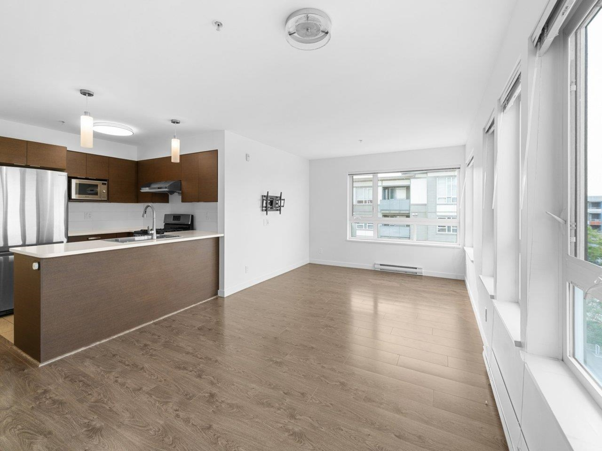 Family Room Photo of 331 12339 Steveston Highway, Richmond, BC