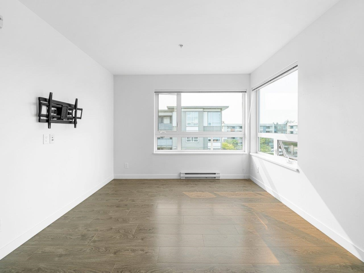 Living Room Photo of 331 12339 Steveston Highway, Richmond, BC