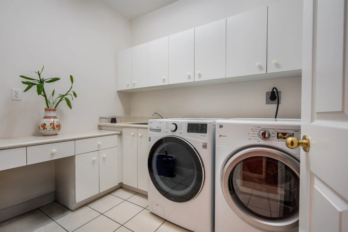 Powder Room Photo of 2768 Southcrest Drive, Burnaby, BC