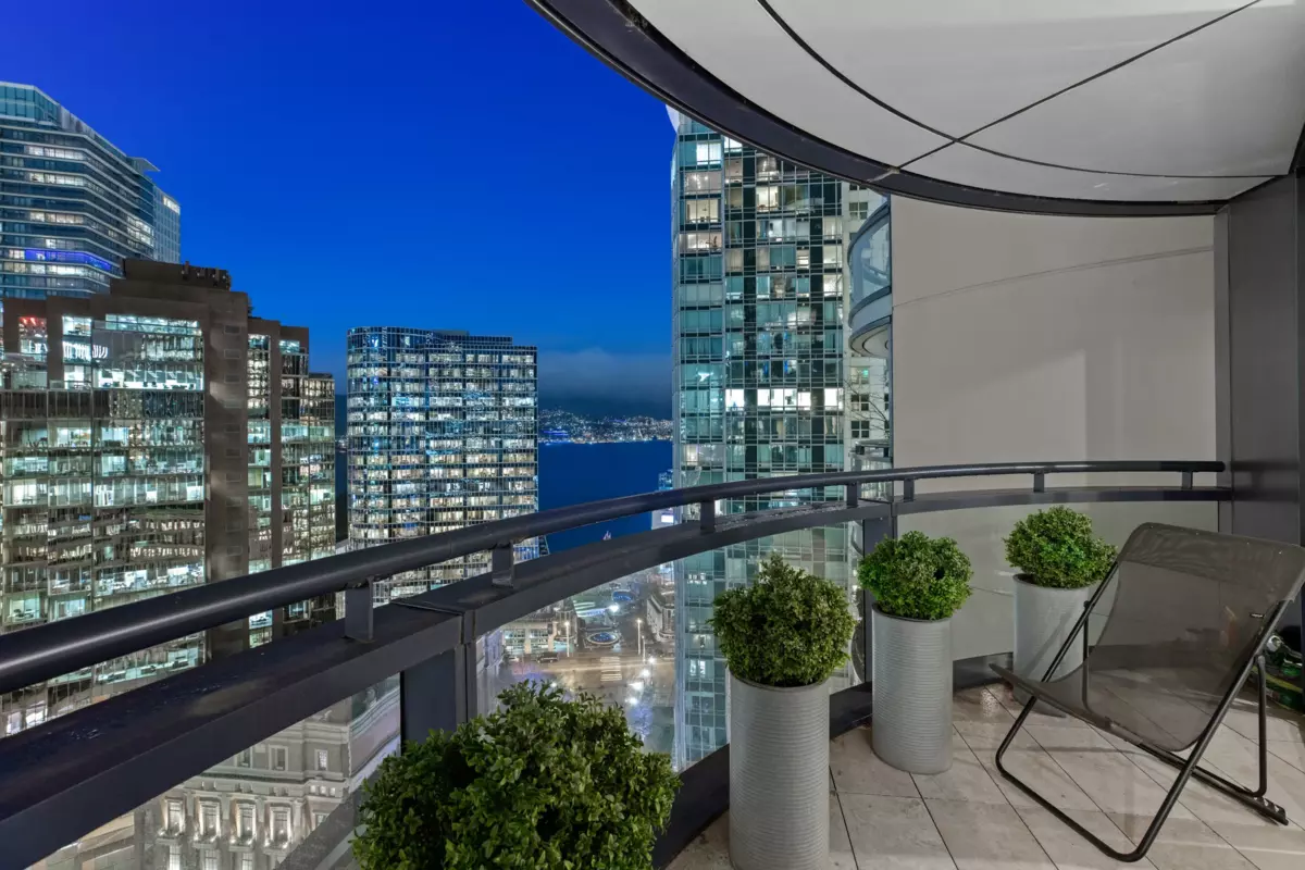 Kitchen Photo of 1807 838 W Hastings Street, Vancouver, BC