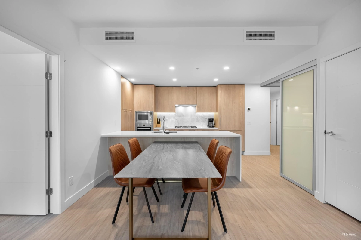 Primary Bathroom Photo of 703 6398 Silver Avenue, Burnaby, BC