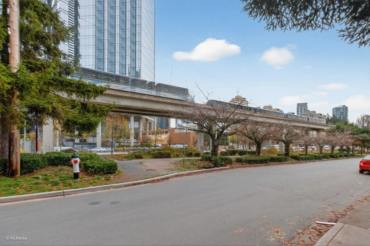 Fitness Center Photo Near 2603 6511 Sussex Avenue, Burnaby, BC