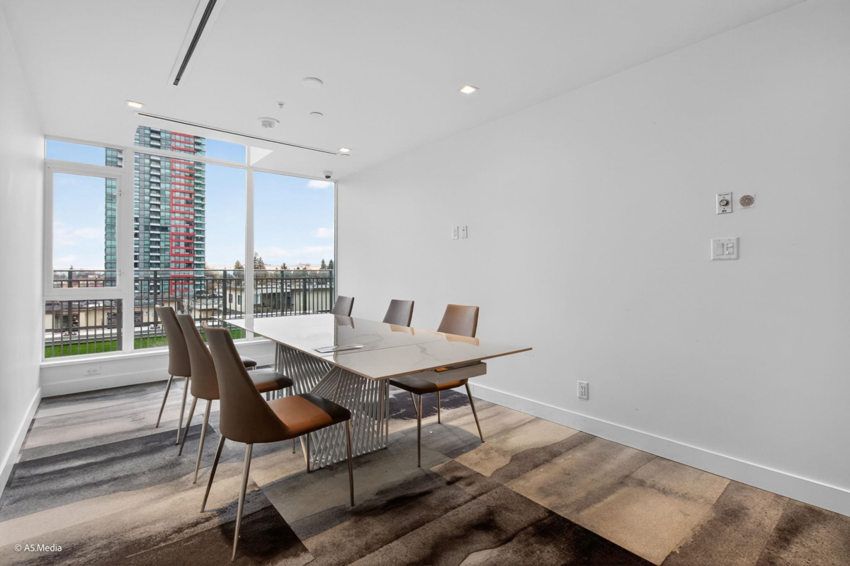Hallway Photo of 2603 6511 Sussex Avenue, Burnaby, BC