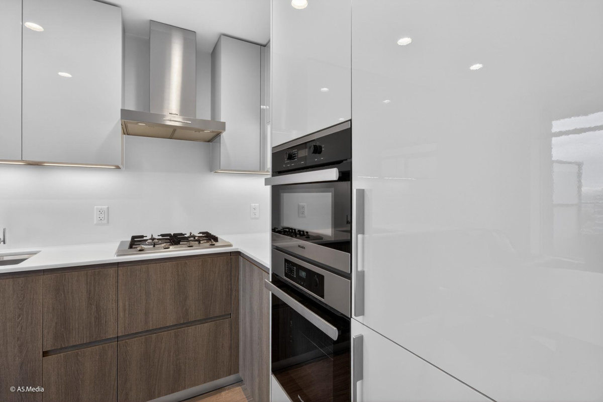 Primary Bedroom Photo of 2603 6511 Sussex Avenue, Burnaby, BC