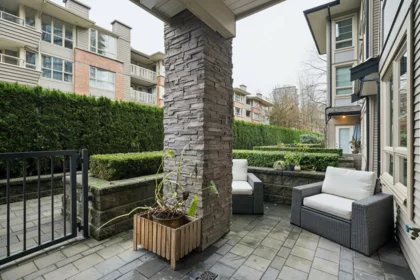 103 701 Klahanie Drive, Port Moody, BC, Port Moody — Apartment/Condo for sale