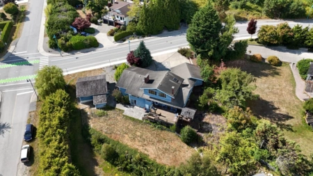 5504 Derby Road, Sechelt, BC, Sechelt — Single Family Residence for sale