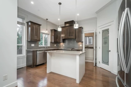 Powder Room Photo of 17349 1 Avenue, Surrey, BC
