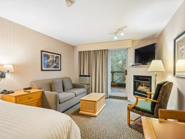 215 4319 Main Street, Whistler, BC, Whistler — Apartment/Condo for sale