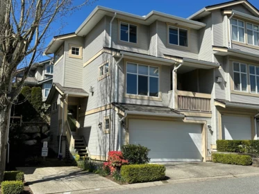 Family Room Photo of 6 14959 58 Avenue, Surrey, BC