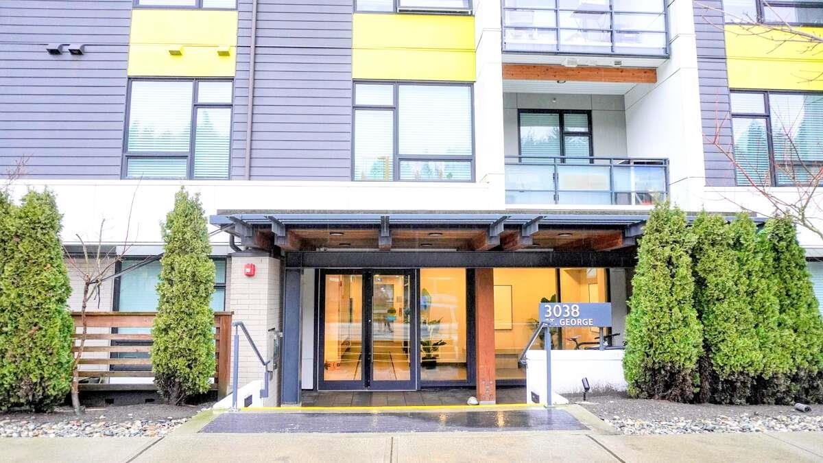 Powder Room Photo of 316 3038 St George Street, Port Moody, BC