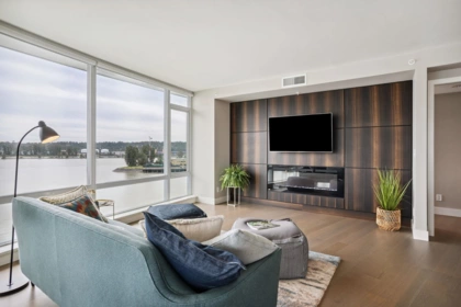 705 210 Salter Street, New Westminster, BC, New Westminster — Apartment/Condo for sale