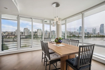 705 210 Salter Street, New Westminster, BC, New Westminster — Apartment/Condo for sale