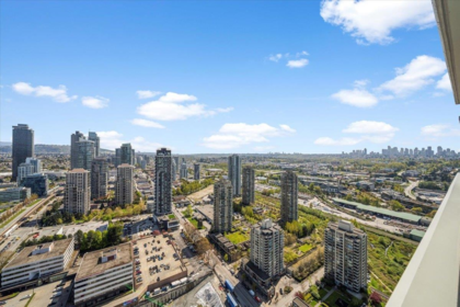 4002 2186 Gilmore Avenue, Burnaby, BC, Burnaby — Apartment/Condo for sale