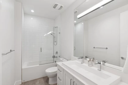 Guest Bathroom Photo of 2008 Larson Road, North Vancouver, BC