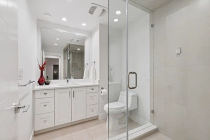 Mudroom Photo of 2008 Larson Road, North Vancouver, BC
