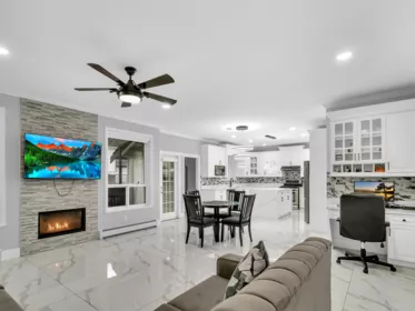 Basement Recreation Room Photo of 7917 147a Street, Surrey, BC