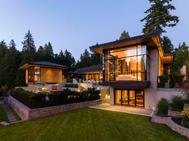 13677 32 Avenue, Surrey, BC, Surrey — 6 bed single family residence for sale