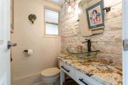 Laundry Room Photo of 8971 145a Street, Surrey, BC