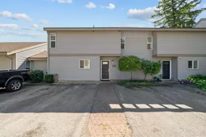 6061 E Greenside Drive, Surrey, BC, Surrey — Townhouse for sale