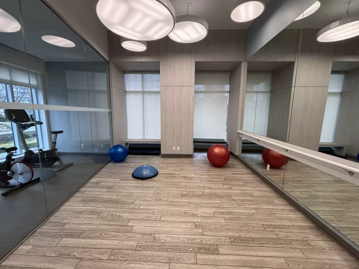 Backyard Photo of 2009 4688 Kingsway, Burnaby, BC