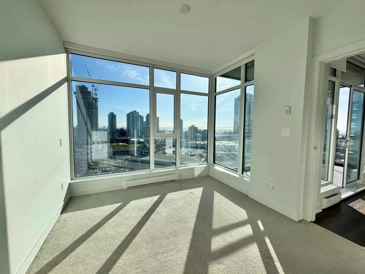Entry Foyer Photo of 2009 4688 Kingsway, Burnaby, BC