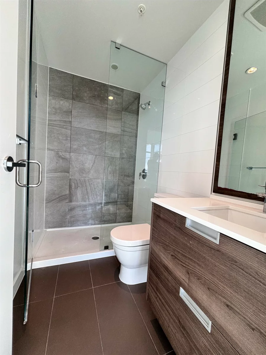 Hallway Photo of 2009 4688 Kingsway, Burnaby, BC