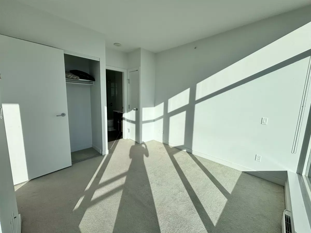 Mudroom Photo of 2009 4688 Kingsway, Burnaby, BC